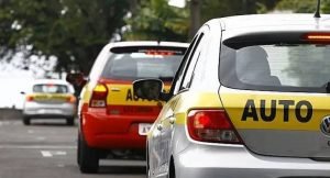 Autoescola é condenada por interromper serviços durante processo de CNH em andamento