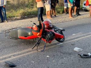 Juíza condena aplicativo de transporte a indenizar passageira vítima de acidente de moto