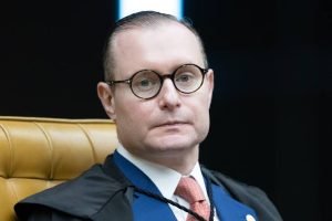 Zanin vota para tornar réus deputados do PL denunciados em caso de emendas