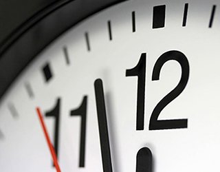 Cuidadora perde ação por atraso de nove minutos em audiência virtual