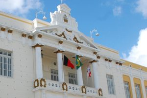 TJ-PB autoriza gasto de R$ 234 milhões a juízes por “acúmulo de acervo”; tíquete médio por desembargador é de R$ 900 mil