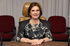 Presidente eleita do STM afirma que Bolsonaro "se valeu" de militares para sustentar governo