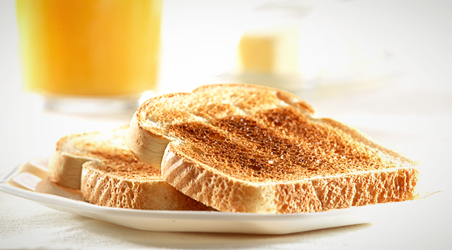 Empresa é condenada a indenizar consumidor por torradas com larvas