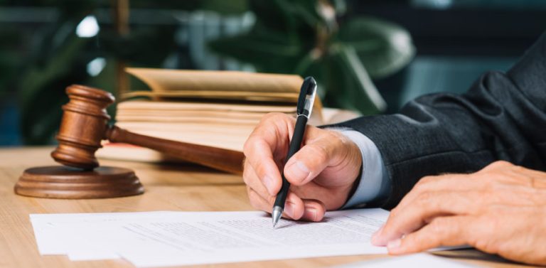 Advogado é condenado por má-fé após ajuizar 80 ações idênticas contra banco