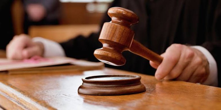 Loja é condenada por exposição de imagem de adolescente como suspeito de crime