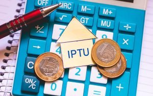 Herdeiro que já indenizou por uso exclusivo de imóvel não deve arcar sozinho com IPTU, decide STJ