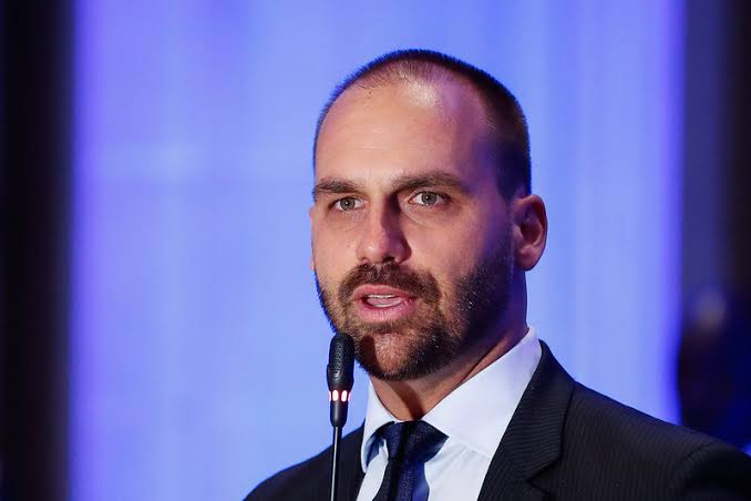 STF mantém condenação de Eduardo Bolsonaro por ataque à honra de jornalista