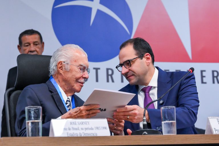 Estadista da Democracia: OAB celebra trajetória de José Sarney com Medalha Raymundo Faoro