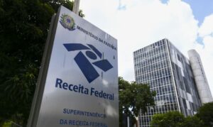 Receita Federal altera regra do PIS/Cofins e inclui benefício para sociedades de advogados