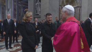 Edc cnn 180525 il zelensky papa frame 95.jpeg