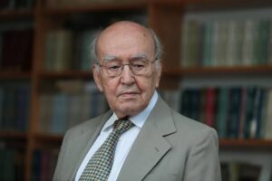 Pensamento e ética de José Afonso da Silva servem como antídotos a esses "arroubos ditatoriais e incivilidades", diz Dino em decisão ao homenagear centenário de jurista