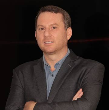 Advogado é indiciado por fraude com procurações de pessoas mortas e desaparece após operação policial