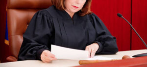 Juíza multa consumidor por má-fé e aciona MP para investigar advogado com mais de 4 mil ações semelhantes