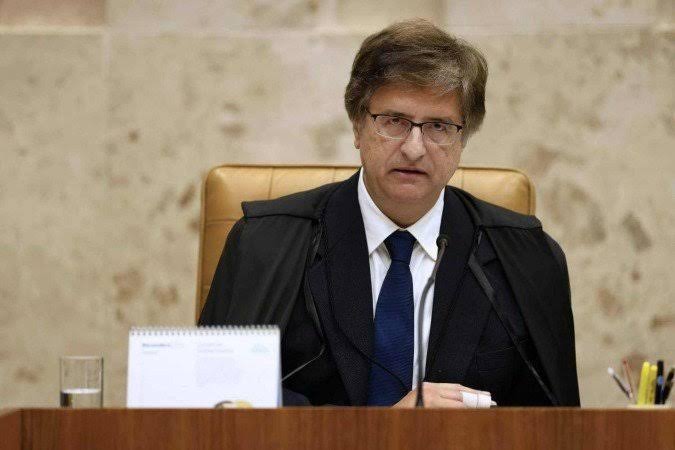 Microfone aberto flagra Gonet dizendo "fiz uma cagada" durante audiência no STF