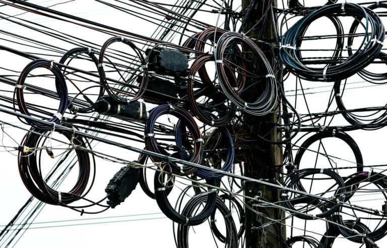 STJ determina novo julgamento sobre cobrança de ICMS extra em energia e telecomunicações