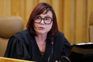 TST condena empresa de telemarketing a pagar indenização por danos morais no valor de R$ 10 mil a trabalhadora transexual