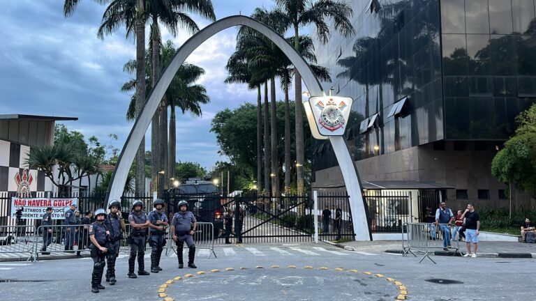 Seguranca parque sao jorge votacao impeachment augusto melo.jpg