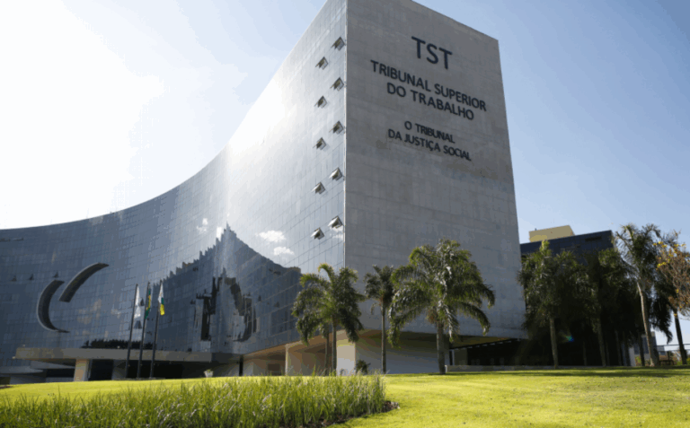 TST consolida 17 teses jurídicas obrigatórias para a Justiça do Trabalho