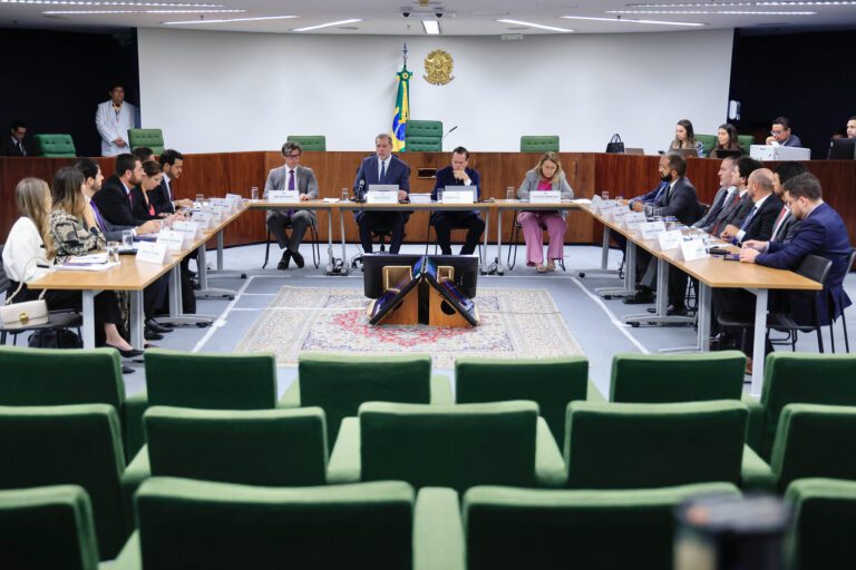 STF define prazo até 15 de julho para União e INSS apresentarem plano de devolução de valores a vítimas de fraudes no INSS