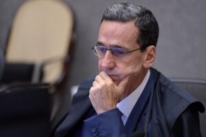 STJ decide limite temporal de 5 anos para direito de compensação tributária