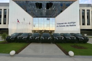 ‘Transporte seguro’: TJ-BA vai comprar 7 SUVs blindados de luxo por R$ 3,6 milhões para segurança de juízes