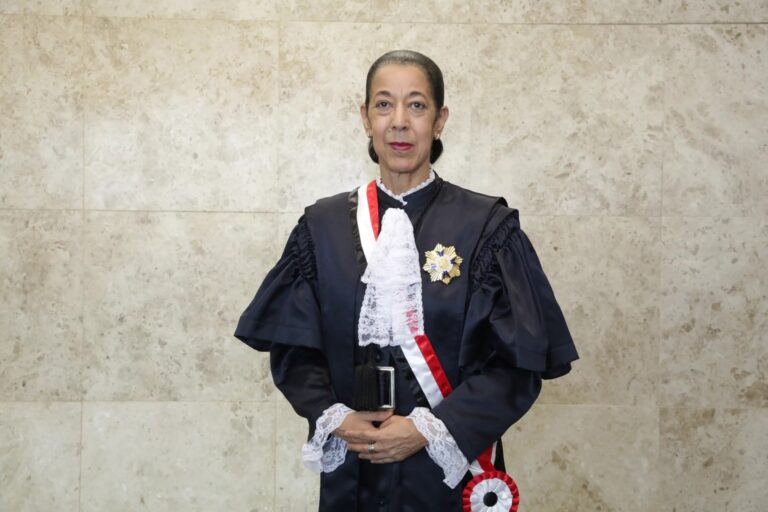 Foto sem contexto não prova amizade íntima entre reclamante e testemunha, decide TRT-2