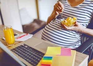 Juíza reconhece justa causa de auxiliar grávida por abandono de emprego