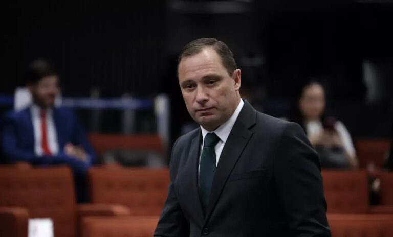 STF revoga prisão de Mauro Cid; novo depoimento na sede da PF deve ser marcado