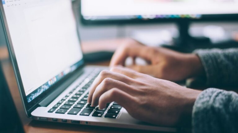 Como a Internet funciona? Entenda o que acontece ao acessar um site ou app