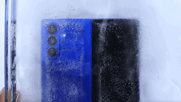 Galaxy Z Fold 7 é congelado em bloco de gelo durante teste de durabilidade  