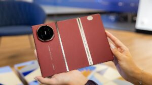 Huawei Mate XT Ultimate: para que serve um celular que dobra em 3?