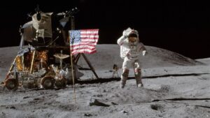 O que aconteceu com as bandeiras dos EUA fincadas na Lua; elas ainda estão lá?