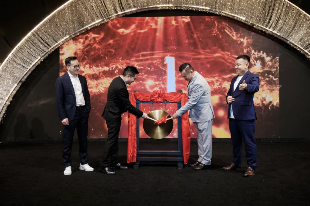 100X-O-O-O-Ofical-Reunch