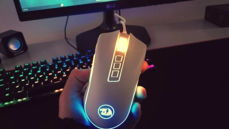 Para os gamers competitivos: mouse Redragon Cobra baratinho agora no KaBuM!