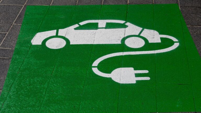 Quais elétricos e híbridos ficam mais baratos com o IPI Verde?