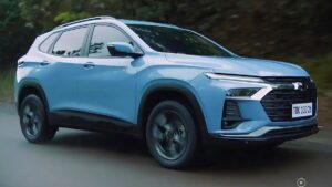 Quanto custam as versões 100 anos do Chevrolet Tracker e Onix?