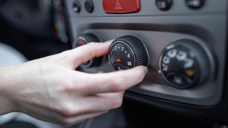 Recirculação | Botão é truque para o carro gelar mais rápido, mas exige atenção