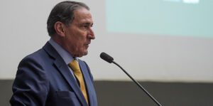 Cobrança de juros compostos anuais sem acordo prévio com cliente é ilegal, estabelece STJ