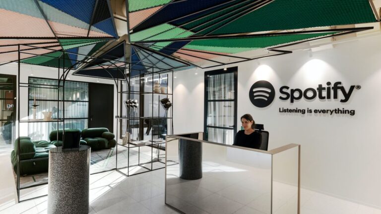 Spotify bate recorde de usuários, mas registra prejuízo e decepciona mercado