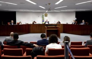 STF mantém medidas cautelares contra Bolsonaro em votação na 1ª Turma