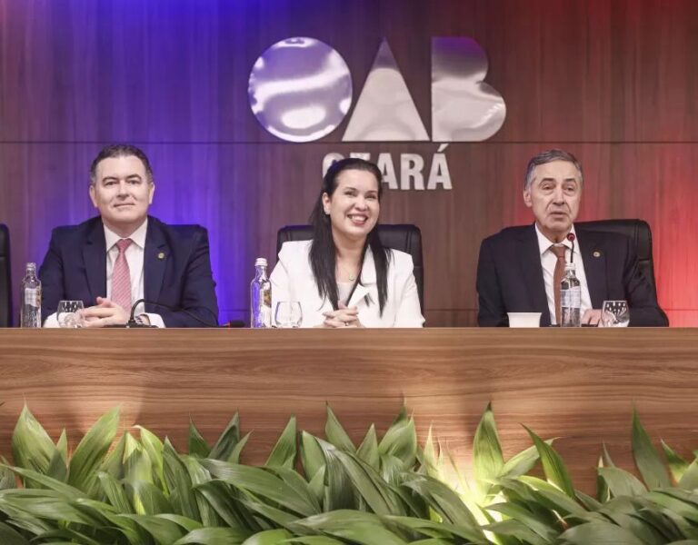 Pela primeira vez em 92 anos, OAB-CE recebe presidente do STF; Barroso dialogou com a advocacia sobre plataformas digitais e IA