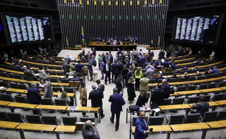 Câmara aprova texto-base para criar 160 funções comissionadas e 40 cargos de polícia judicial no STF