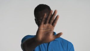 Justiça do RS condena empresa a pagar R$ 60 mil por injúria racial contra funcionário