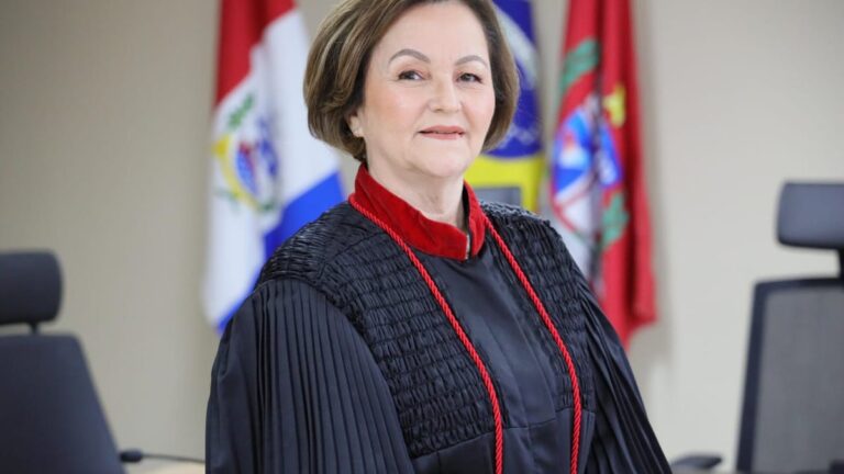 Lula confirma indicação de Marluce Caldas para ministra do STJ