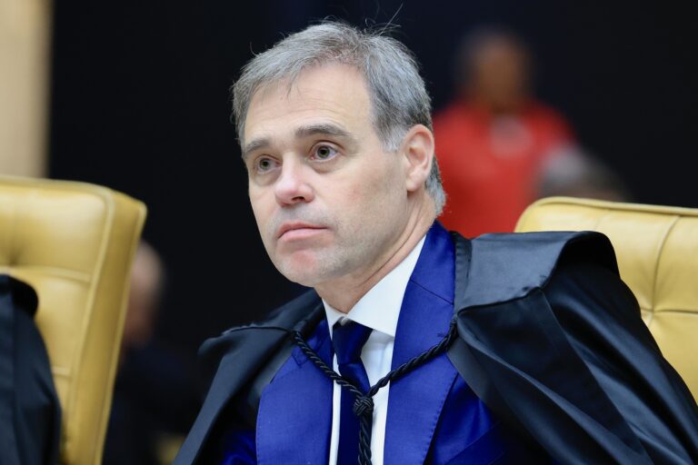 Decreto que proíbe ensino a distância em cursos superiores, como direito e medicina, é questionado no STF; Mendonça será o relator