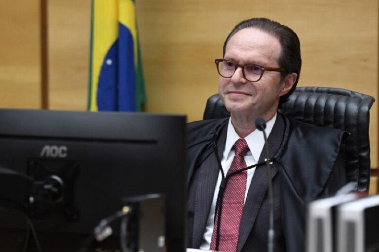 Assistência jurídica prevista na Lei Maria da Penha é obrigatória, inclusive no tribunal do júri, decide STJ
