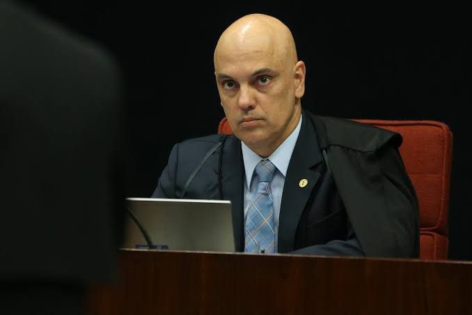 "Enquanto eu falo, o senhor fica quieto": Moraes repreende advogado durante audiência com testemunhas da tentativa de golpe