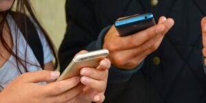 Materialidade do crime de tráfico não se comprova somente com troca de mensagens, entende STJ