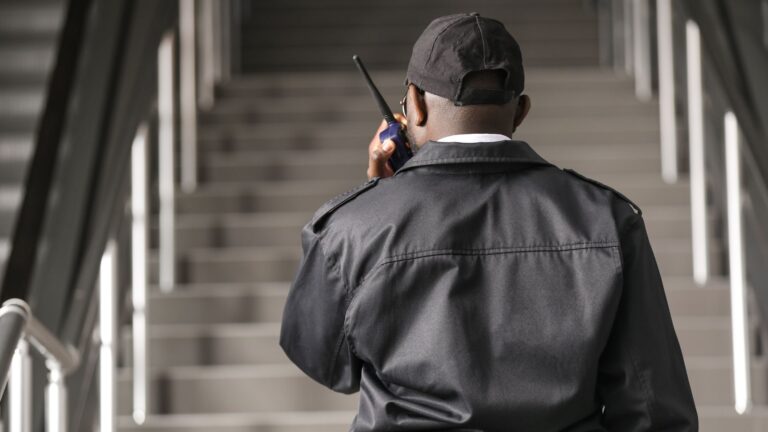 TRT-2 valida norma que restringe cota de aprendizes em empresas de vigilância