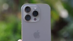 Apple ainda precisa da China para montar iPhones; transição levaria anos